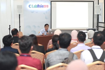 Conférence au salon LabAsia