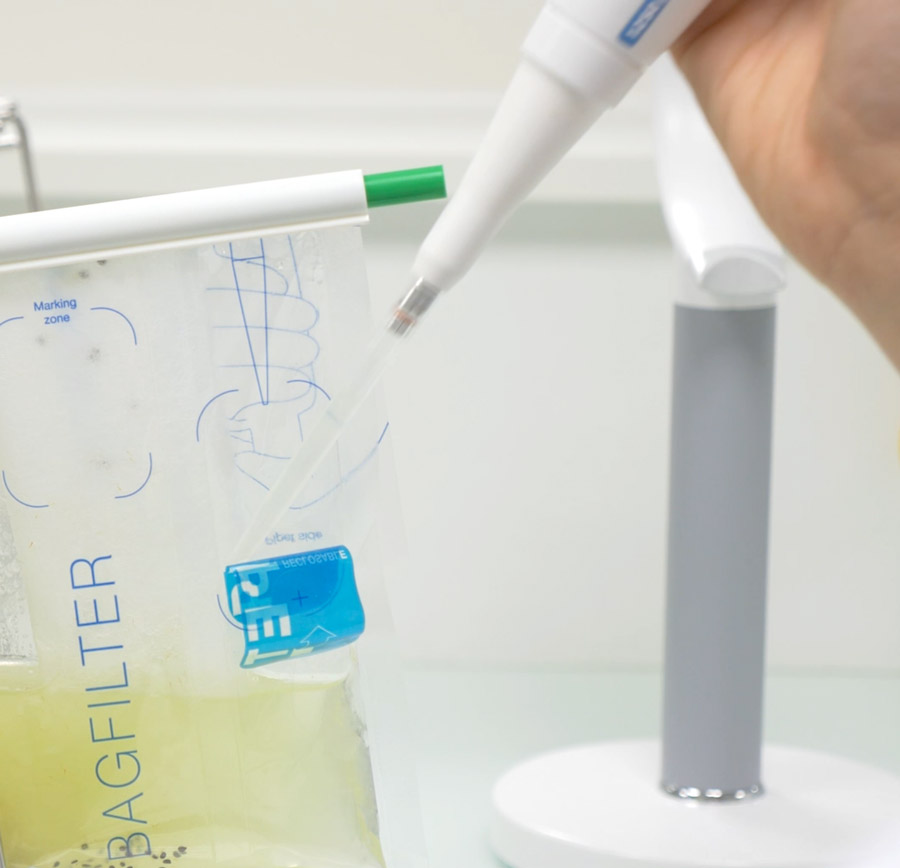 Pipetage dans un sac BagFilter Pipet
